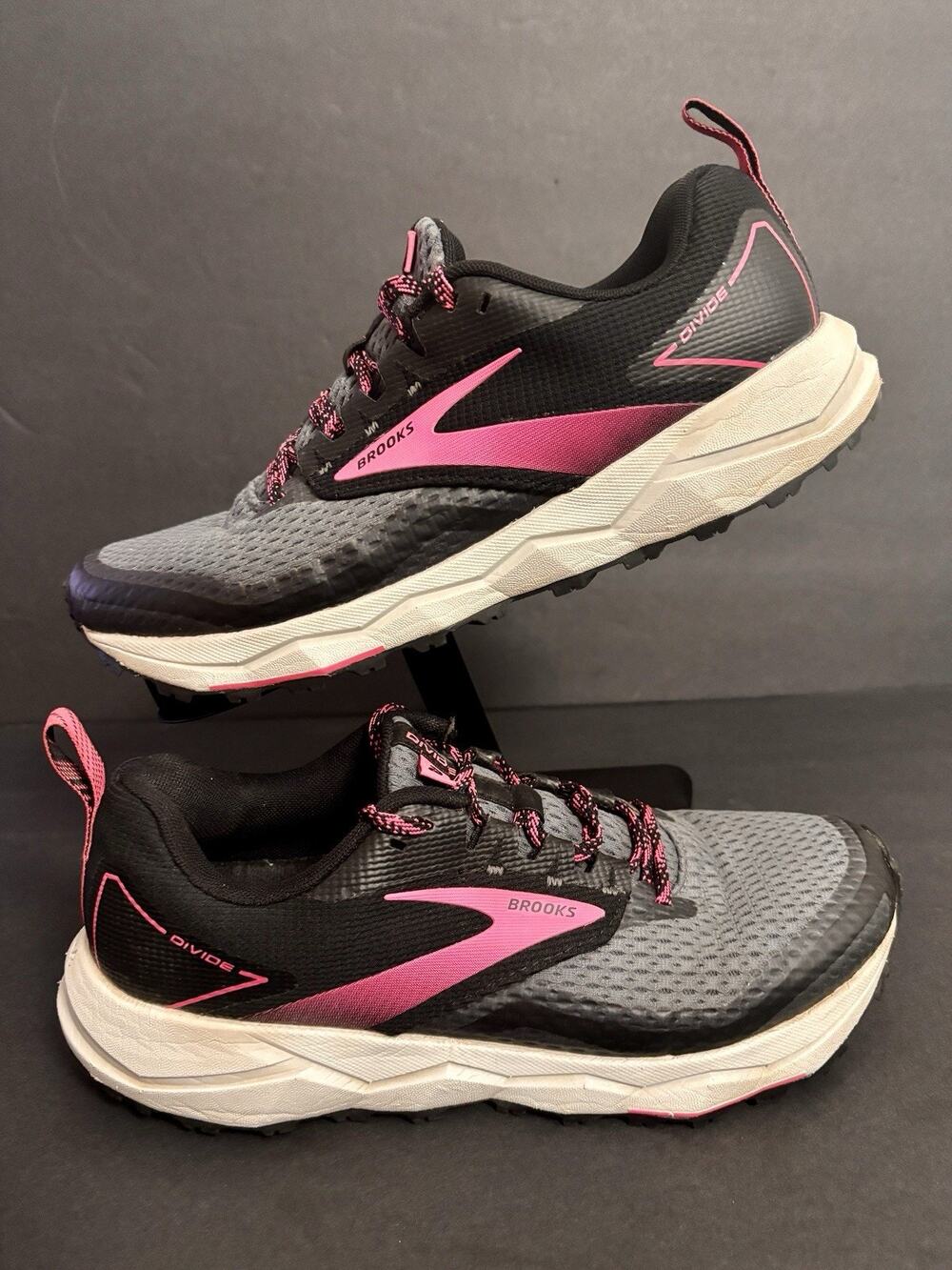 Size 9 - Brooks Divide 2 Black Pink W